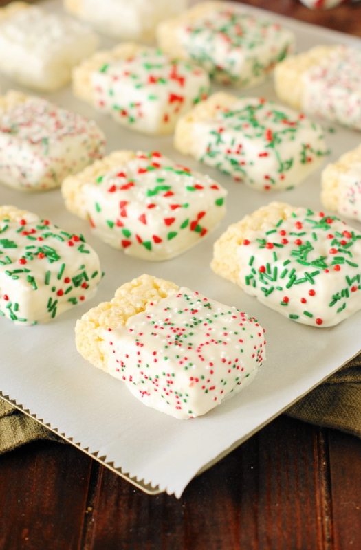Christmas-White-Chocolate-Krispie-Treats 12